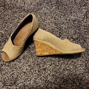 TOMS Canvas Wedges